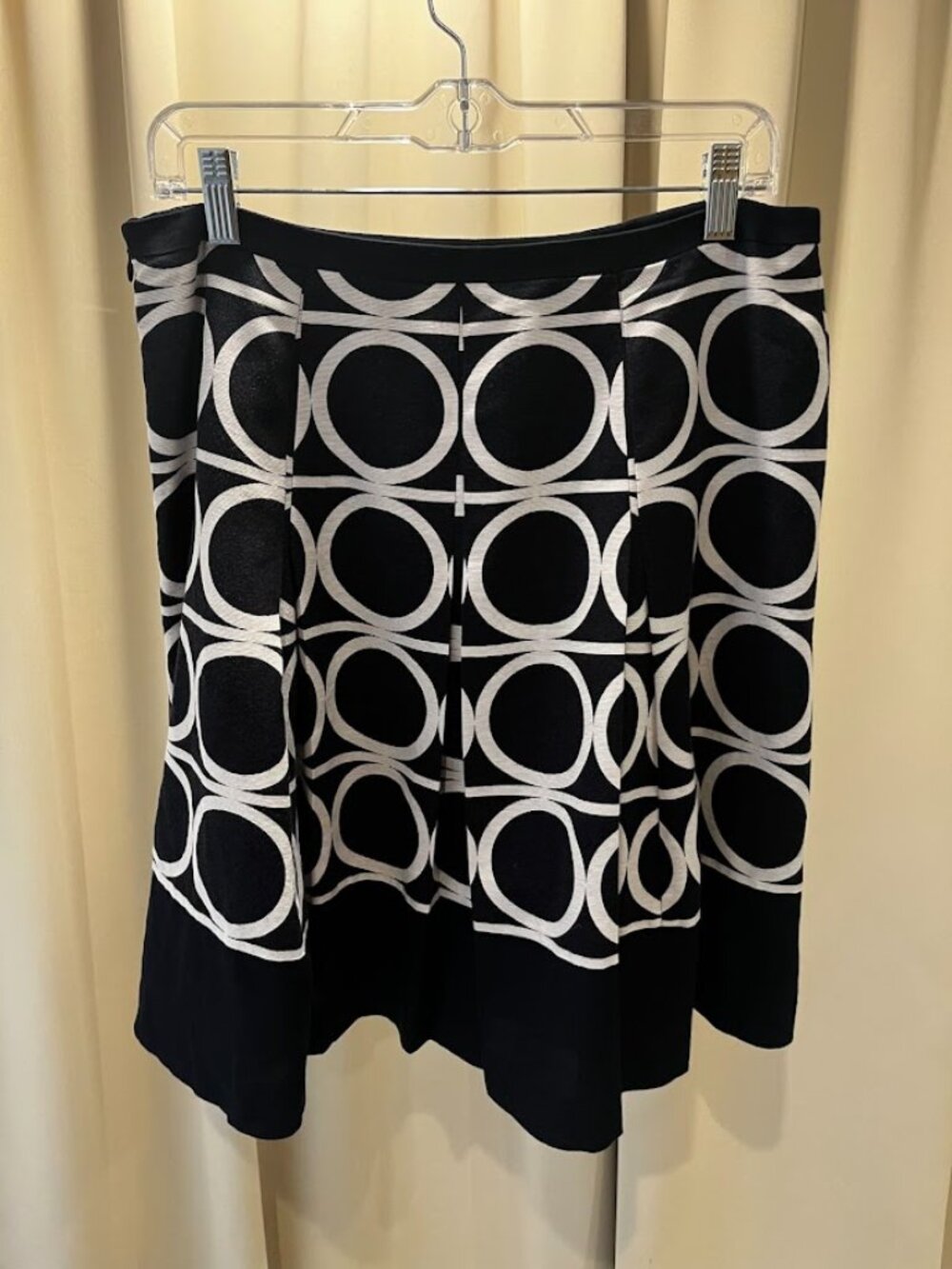 Ann Taylor Loft Cotton Lined Pleated Skirt with White Circles Size 8